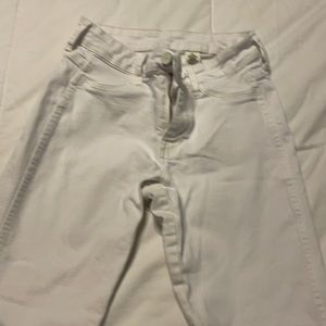 White skinny jeans size 26 regular waist.
